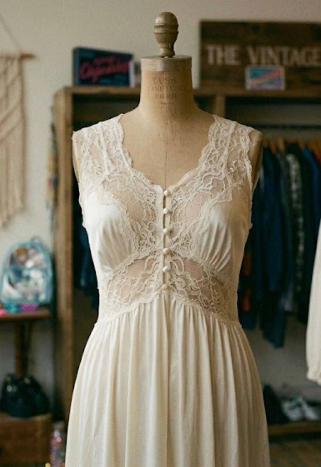 LINGERIE & NIGHTWEAR